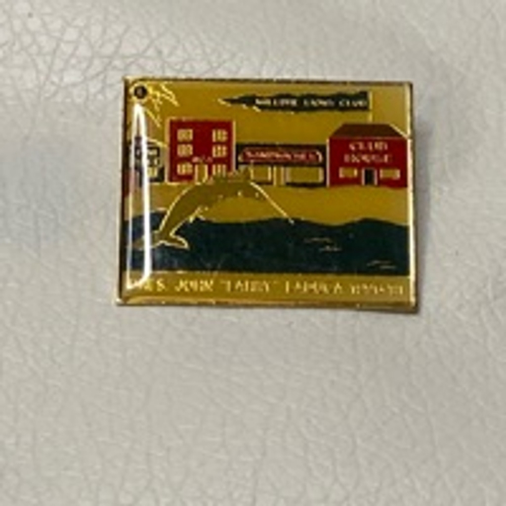 Vintage Gold Dolphin Pin